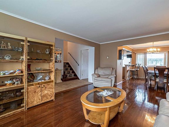 5th image of 611 Marion Dr