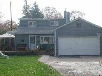 518 W William St photo 1