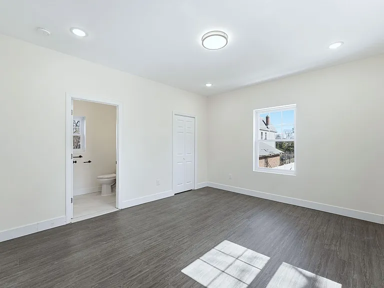 392 S 19th St #2 — Photo 15