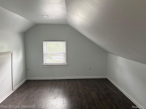 5th image of 27141 Hampden St