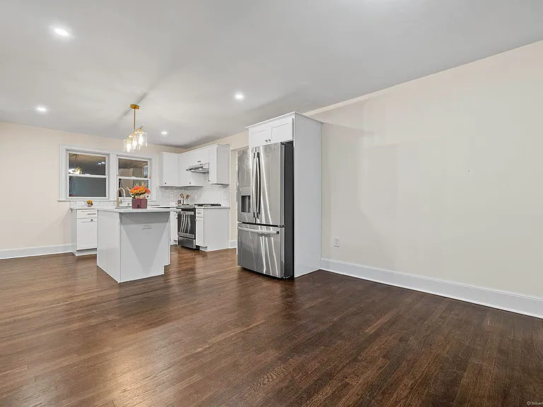 46 Puritan Ln — Photo 6