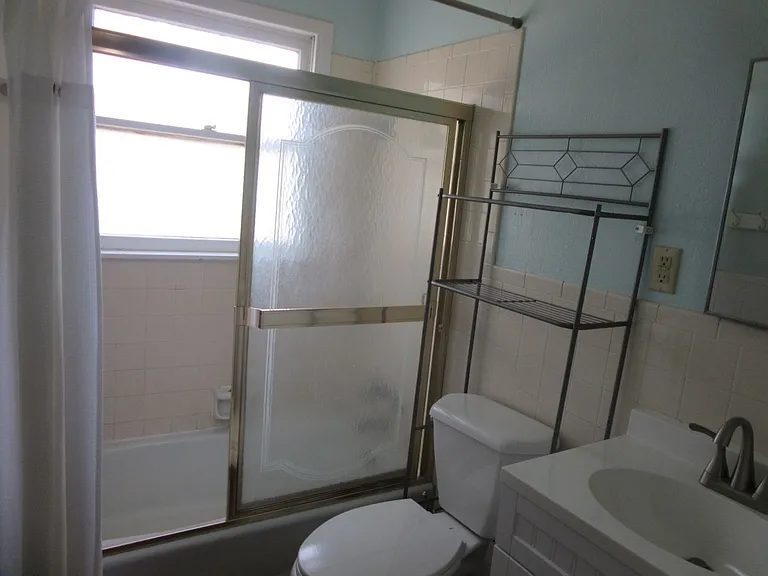 2509 S 25th St — Photo 16