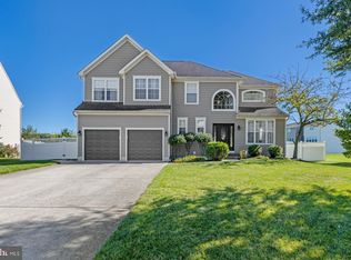 800 Renaissance Dr, Williamstown, NJ 08094