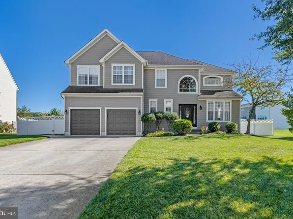 800 Renaissance Dr, Williamstown, NJ 08094