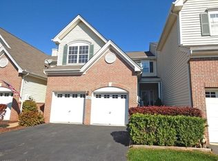 11 Surrey Ln, Flemington, NJ 08822
