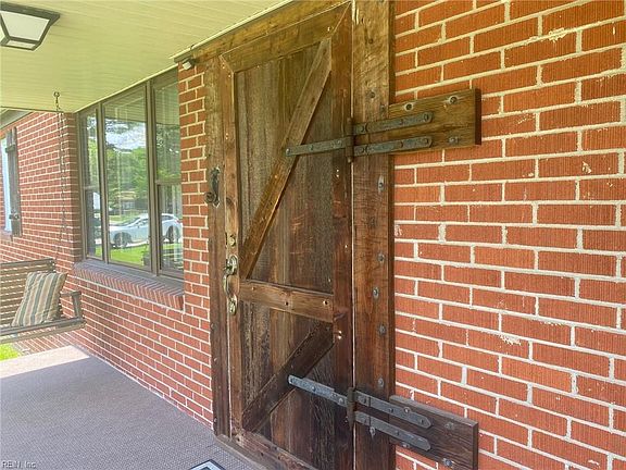 4th image of 1319 Elder Ave