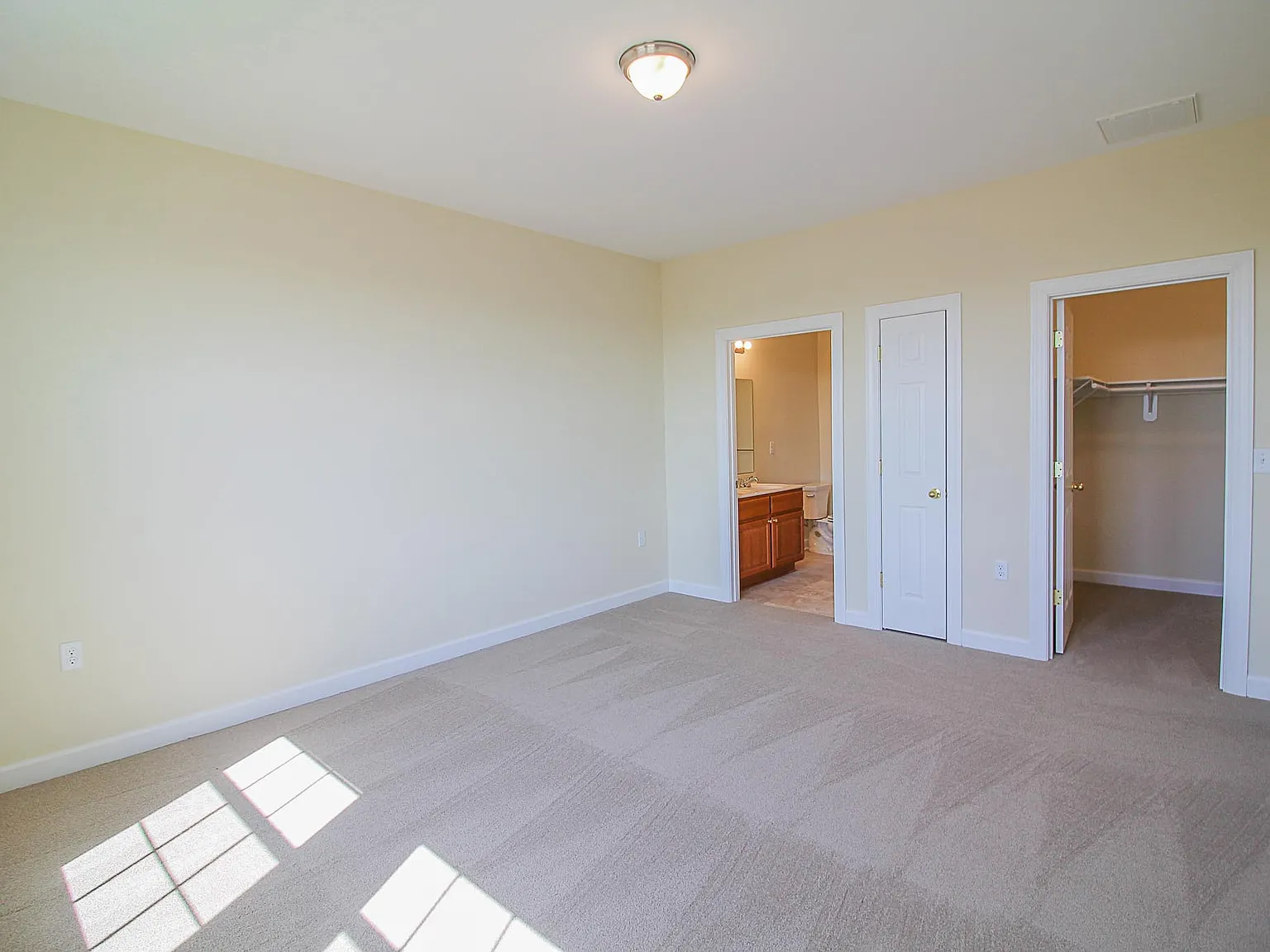 3 bed, 1630 sqft, $1,810 — Photo 2