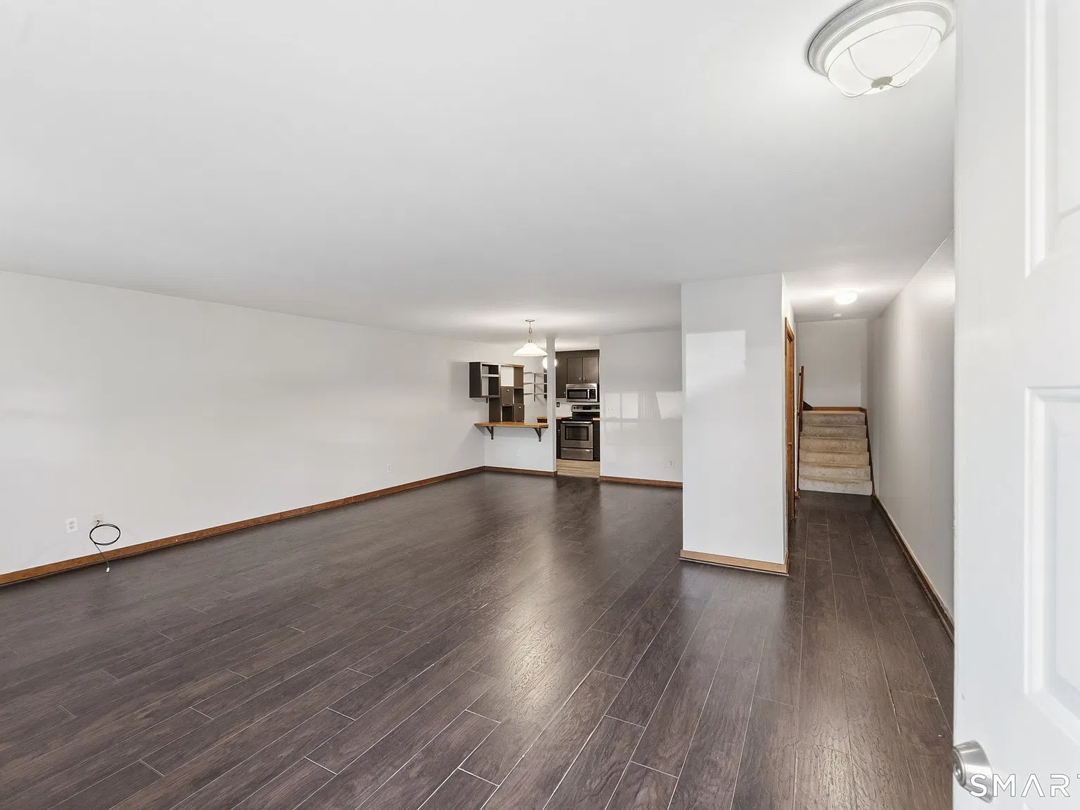 2 bed, 1.5 bath, 2074 sqft, $2,400 — Photo 4