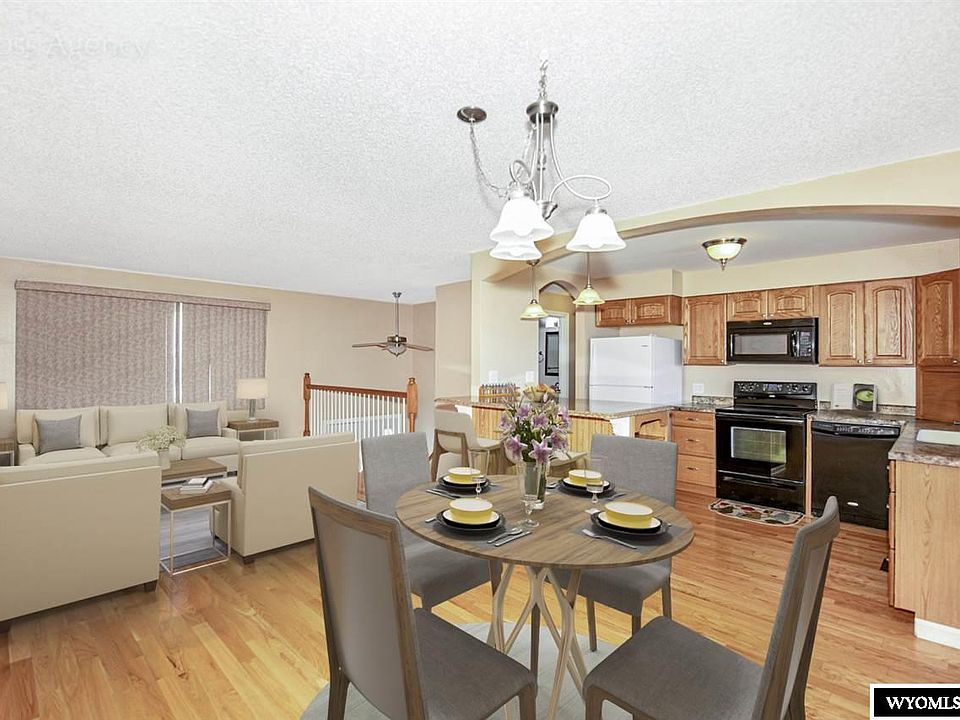 1st image of 13 Meadowgreen Pl