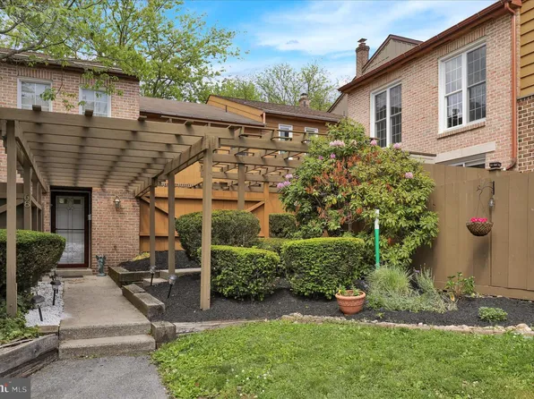 69 Winged Foot Dr, Reading, PA 19607