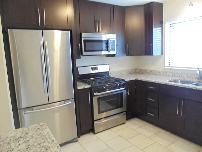 137 Manchester Ct — Photo 13