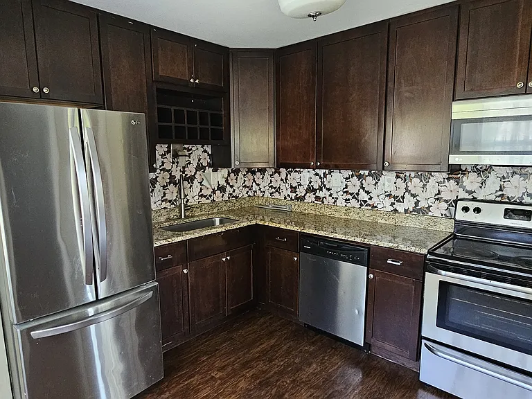 3358 Upton Ave N — Photo 9