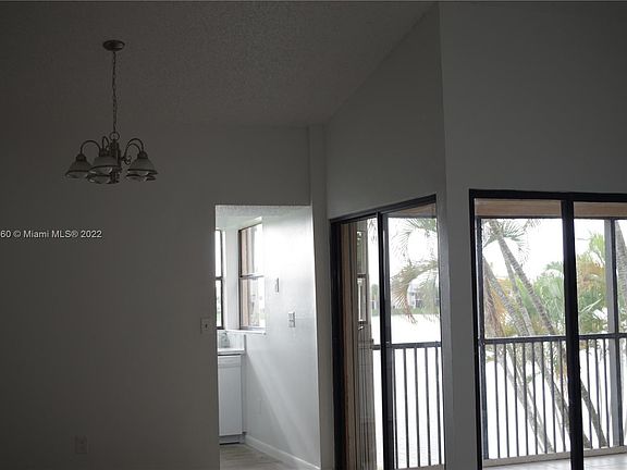 4th image of 1500 Jefferson Dr #1500D