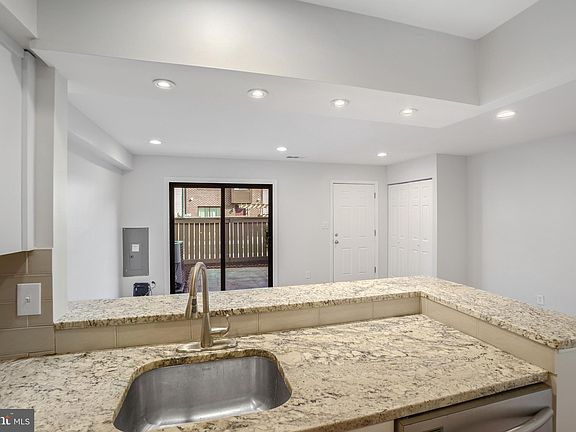 5th image of 9856 Brookridge Ct