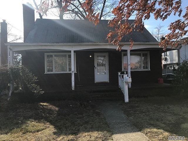 1st image of 20 E Willow St