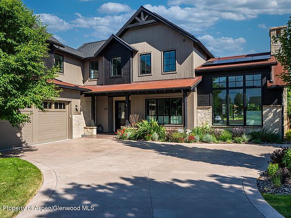 3rd image of 283 Crystal Canyon Dr