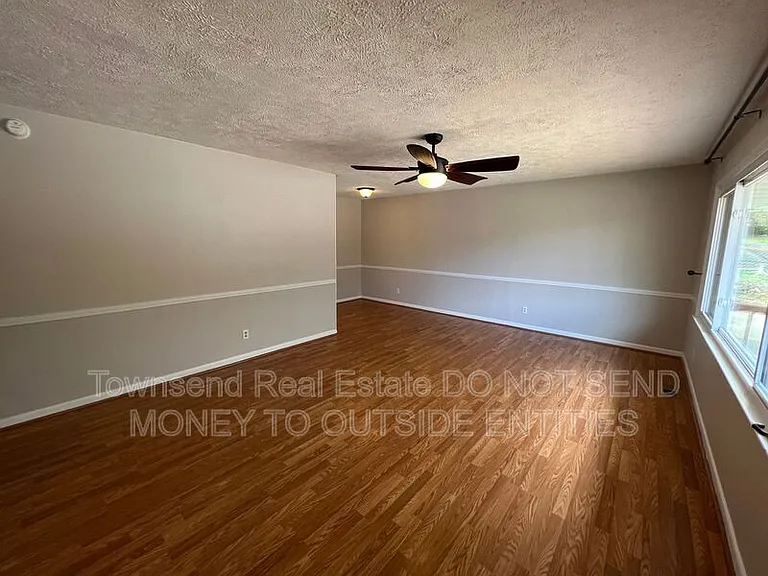 1905 McPherson Ave — Photo 3