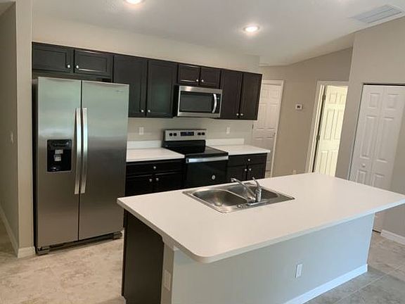 2nd image of 538 Blackhorse St SE