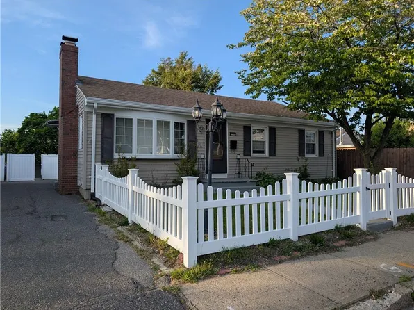 106 Flint St, Pawtucket, RI 02861