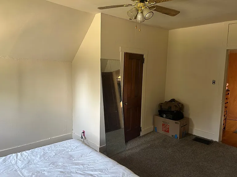 206 E Main St — Photo 7