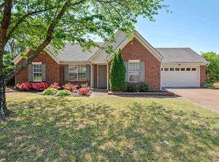 8007 Sandywood Ln, Bartlett, TN 38133