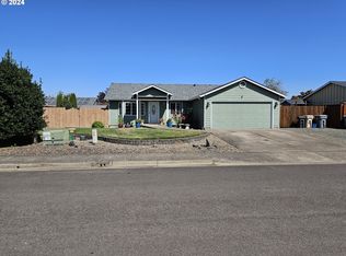 875 Ladino Pl W, Harrisburg, OR 97446