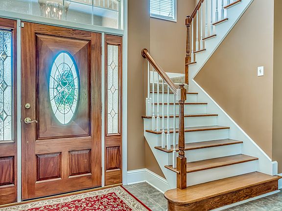 5th image of 8718 Carillion Pl