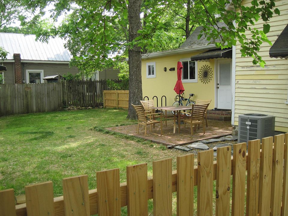 2nd image of 204 Oak Ave