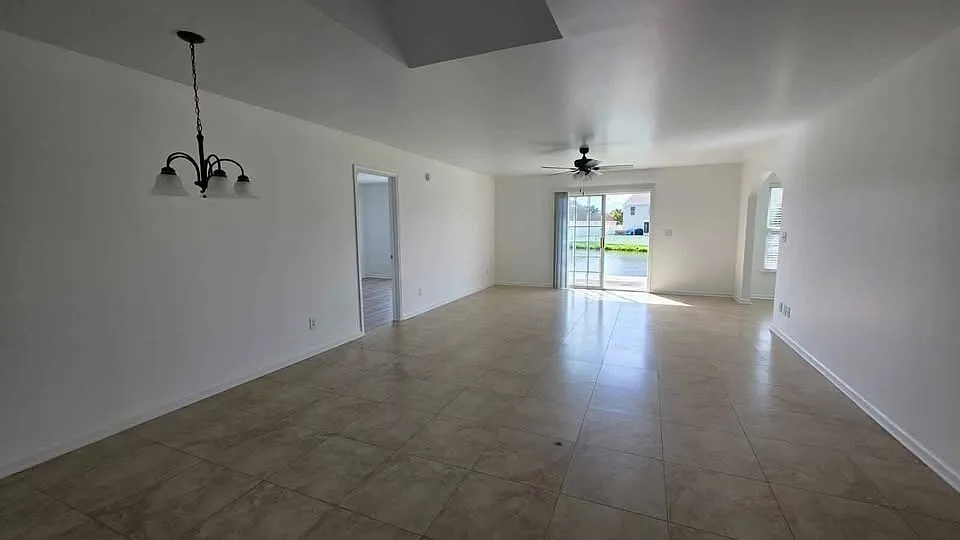 3 bed, 1487 sqft, $2,000 — Photo 3