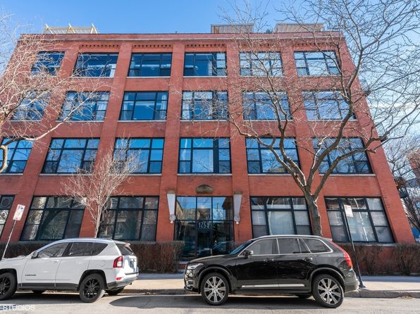 1259 N Wood St APT 401