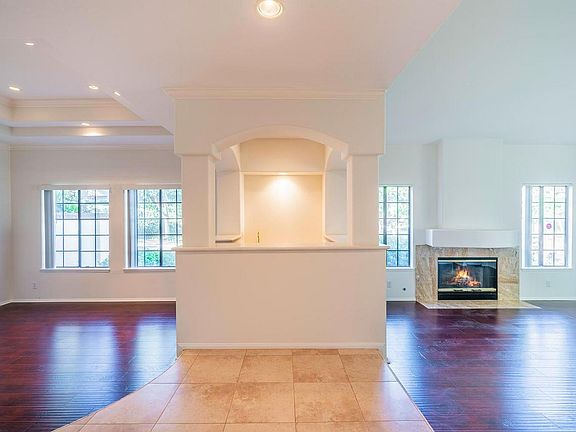 5th image of 779 Cedar Point Pl