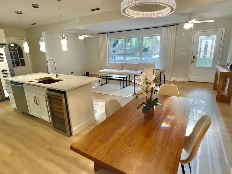 1605 Ivy Dr — Photo 5