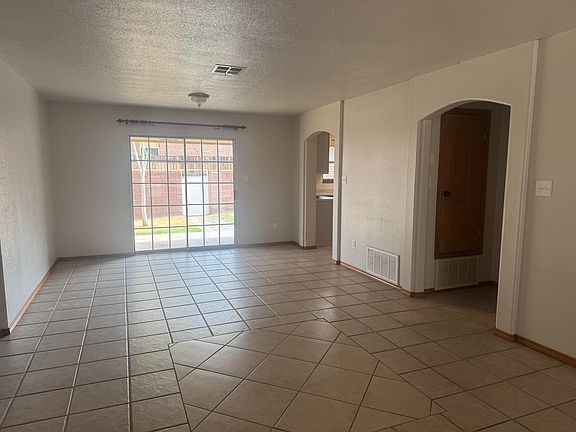 4th image of 2223 Desert Pine Dr