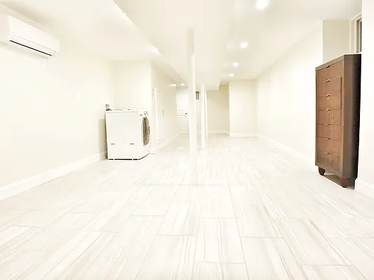 Rented by MAC Realty NY | media 19