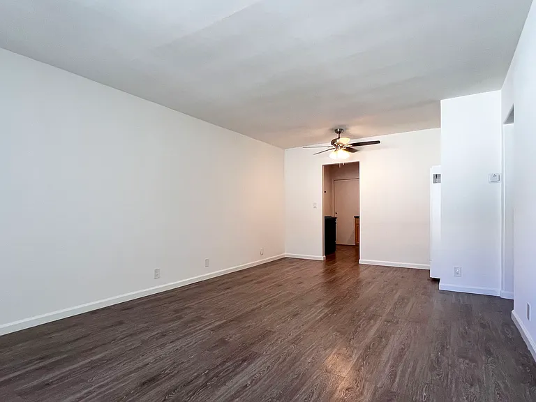3365 1/2 Mentone Ave #3365-1/2 — Photo 6