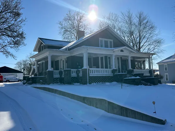 110 W Marshall St, Sweet Springs, MO 65351