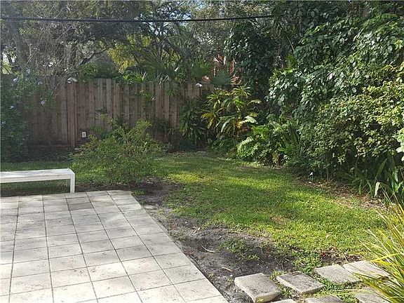5th image of 2558 NE 190th St