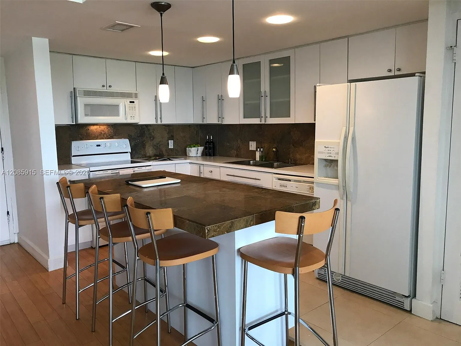 Brickell Biscayne Condo — Photo 4