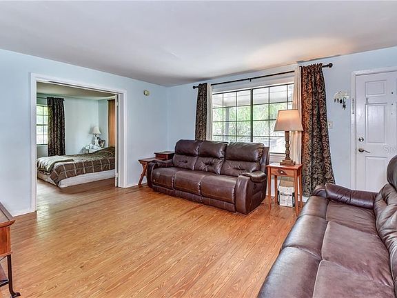 3rd image of 634 W Euclid Ave