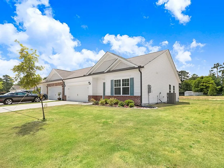 103 Drake Village Dr — Photo 23
