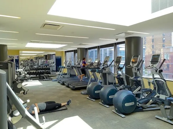 101 West 24th Street image 15 of 18