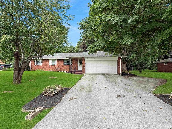 2nd image of 3710 Hickory Ln