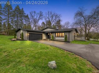 4389 Charing Way, Bloomfield Hills, MI 48304
