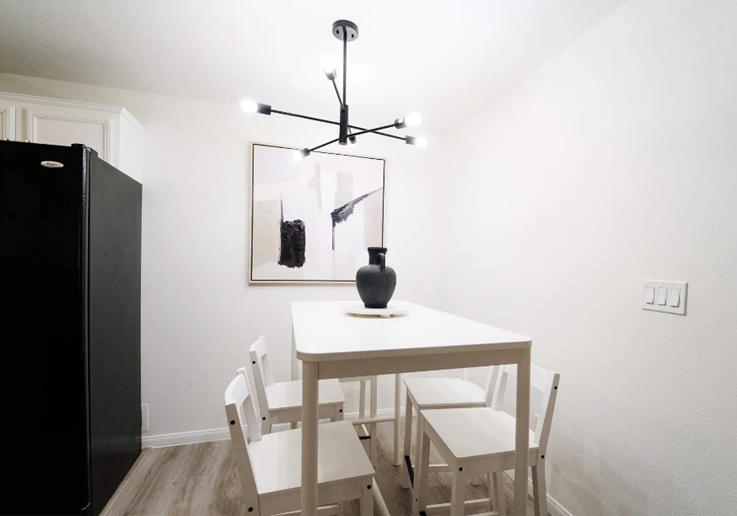 Bright & Open, Renovated First-Floor Fully Furnished Condo — Photo 3