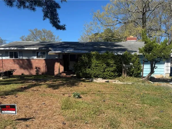 3760 Harton Rd, Virginia Beach, VA 23452