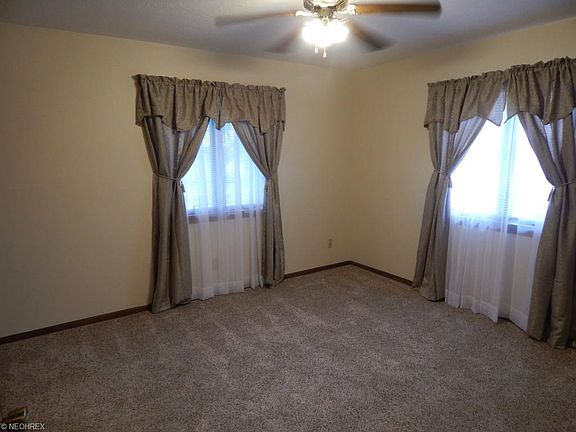 2nd image of 4140 Harvey Dr