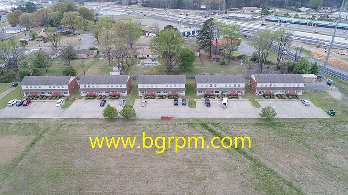 2nd image of 900 Madden Rd APT B1