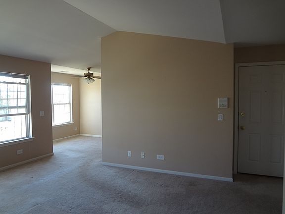 4th image of 1127 N Red Oak Cir Unit 4