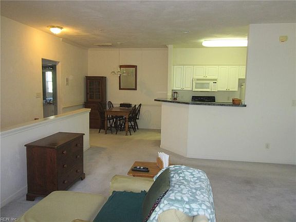 4th image of 1032 Grand Oak Ln
