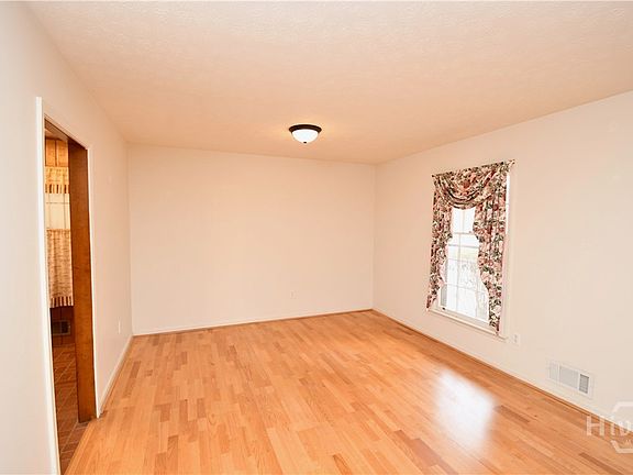 5th image of 375 Segrest Circle